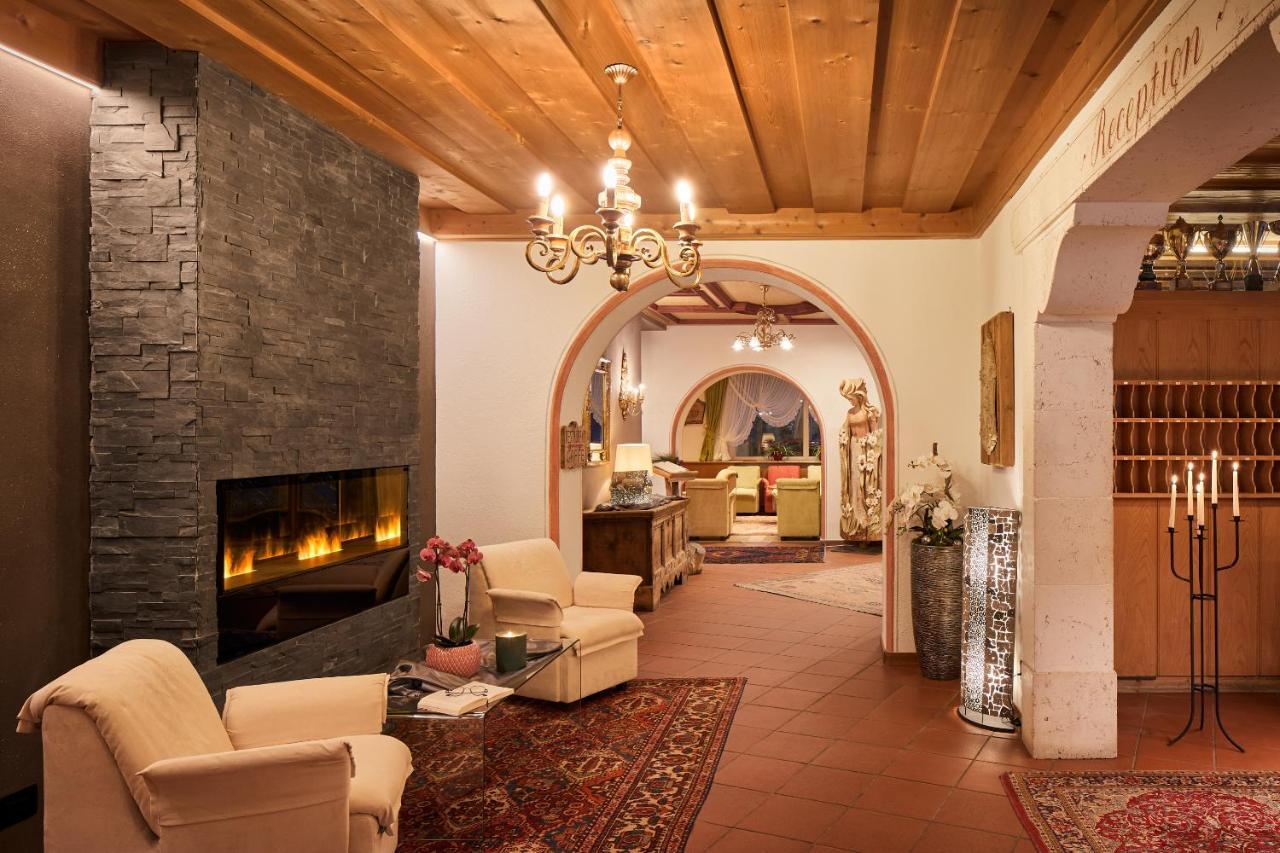 Dolomites Wellness Hotel Savoy La Villa (Trentino Alto Adige) Exterior foto